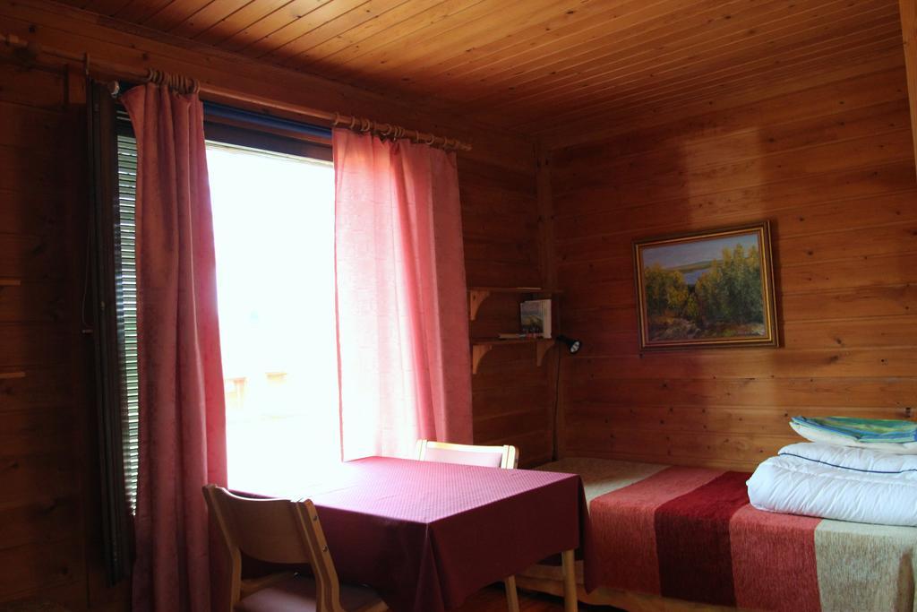 Kelotin Rantamajat Otel Leppäjärvi Oda fotoğraf
