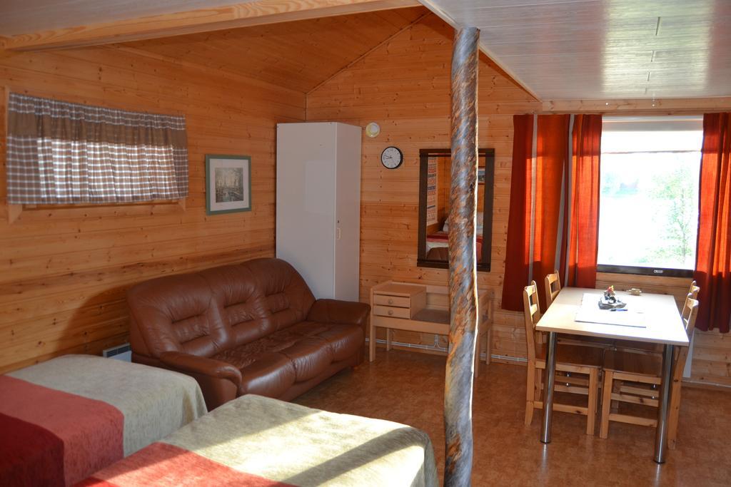 Kelotin Rantamajat Otel Leppäjärvi Oda fotoğraf